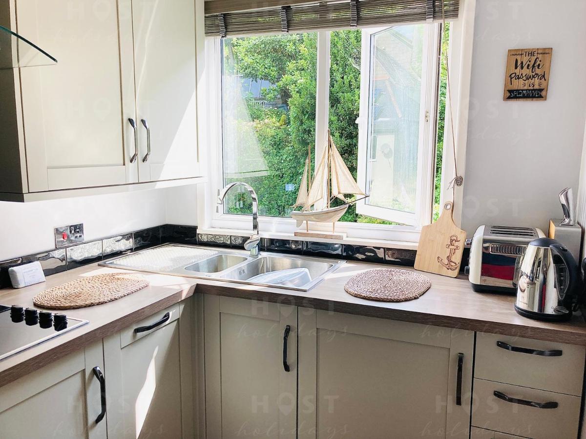 Looe With A View - Entire Apartment With Free Allocated Parking Kültér fotó